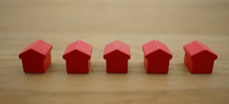 five red houses